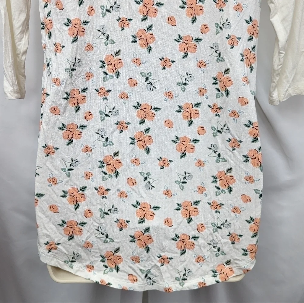 DE Collection NWT Ball Game Rose Blossoms Tee Sz XS
